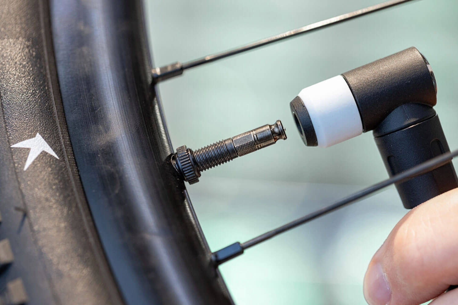 Schwalbe Clik Valve Conversion Kit SV - Ventile mit Pumpenkopf-Adapter   Schwalbe Clik Valve Conversion Kit SV - Ventile mit Pumpenkopf-Adapter